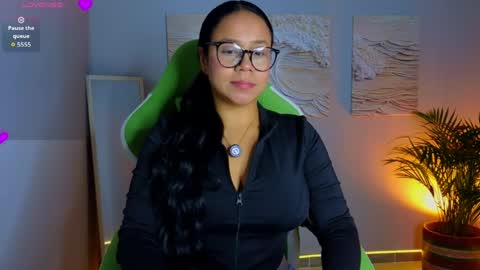 Caroline  online show from May 2026 03:15:01 AM
