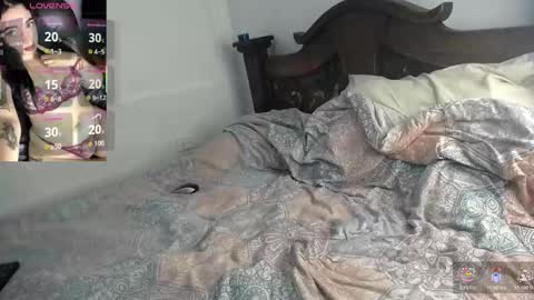 Snapshot of carolinee_fooox chatting on February 2026 03:27:02 PM carolinee_fooox online show from February 2026 03:27:02 PM