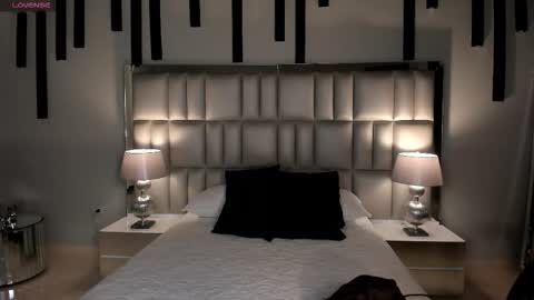 Caro online show from November 2025 10:37:02 AM