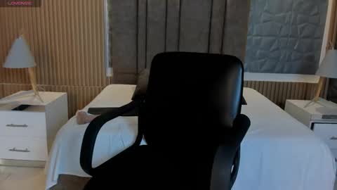 Snapshot of carolinemiller1 chatting on November 2025 08:57:02 AM Caro online show from November 2025 08:57:02 AM