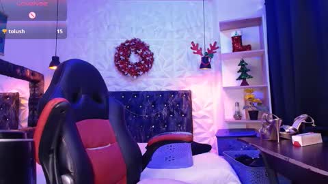 Snapshot of carolinescoth_dl chatting on December 2024 08:45:01 PM Caroline Scoth online show from December 2024 08:45:01 PM