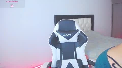 Snapshot of carolinnefiotti chatting on October 2025 11:58:01 AM CarolinneFiotti online show from October 2025 11:58:01 AM