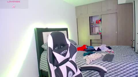 Snapshot of carolinnefiotti chatting on November 2025 02:28:02 PM CarolinneFiotti online show from November 2025 02:28:02 PM