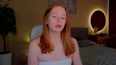 Snapshot of carolinnk chatting on September 2025 07:07:01 AM Caro online show from September 2025 07:07:01 AM