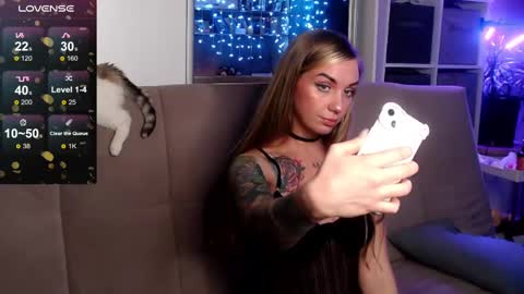 Carrie online show from February 2025 09:33:01 PM