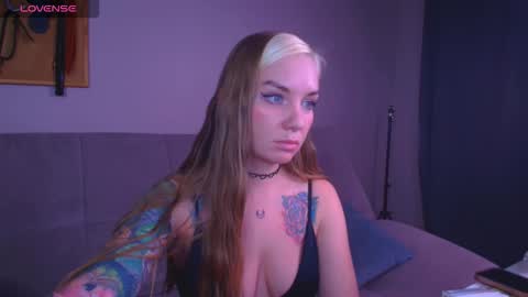 Carrie online show from December 2025 06:57:02 PM