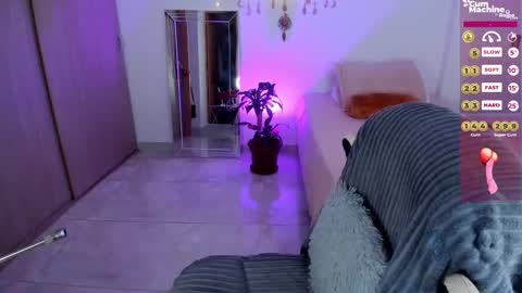 Snapshot of carriexwood chatting on December 2024 04:30:02 PM Nia  online show from December 2024 04:30:02 PM