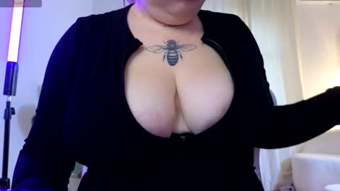 Casey Robbins online show from October 2025 05:50:01 AM