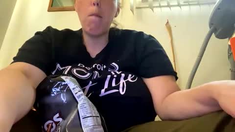 Snapshot of cashcoupllle chatting on September 2025 09:48:02 PM Cash Couple online show from September 2025 09:48:02 PM