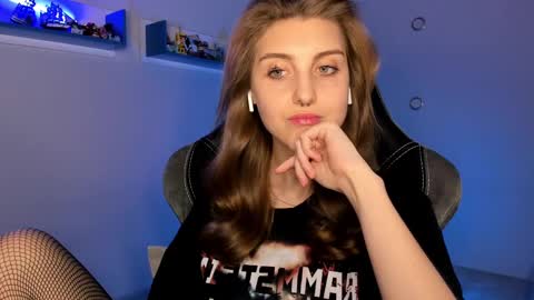 Seductress Cassia  FINDOM AND SADISM  NO NUDE online show from February 2025 07:54:01 PM