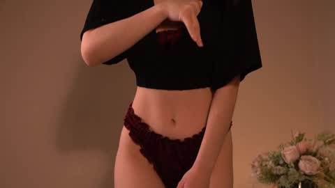 Cassie online show from December 2025 02:45:02 PM