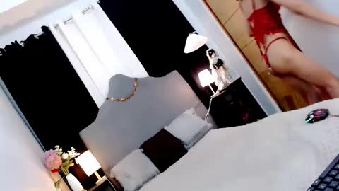 CASSIE online show from November 2025 07:01:02 PM