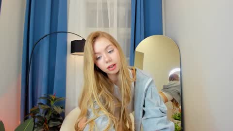 Hello my name is Cassie and my friend Nilo is also here online show from December 2024 06:30:02 AM
