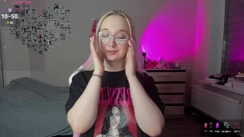 Snapshot of cassie_rosss chatting on December 2024 01:25:01 AM Cassie Rosss online show from December 2024 01:25:01 AM