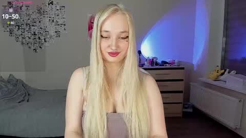 Snapshot of cassie_rosss chatting on February 2025 11:30:01 PM Cassie Rosss online show from February 2025 11:30:01 PM