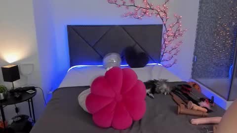 Cassie online show from November 2025 06:33:02 AM