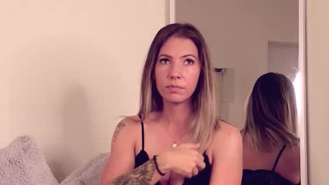 Cassi online show from November 2025 05:38:01 AM