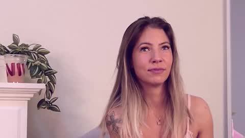 Cassi online show from November 2025 04:06:02 AM