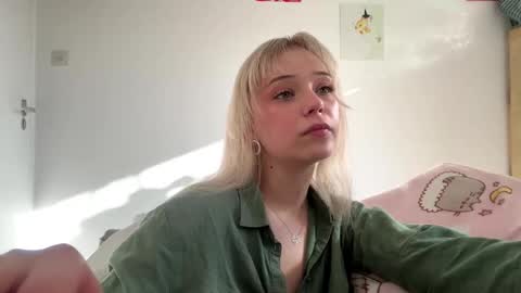 Olivia online show from March 2026 03:37:02 PM