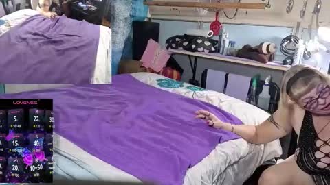 castrated julie online show from November 2025 01:41:02 AM