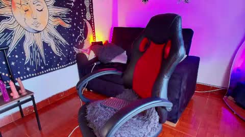 Snapshot of cat__moon__ chatting on June 2026 10:10:02 PM Karol online show from June 2026 10:10:02 PM