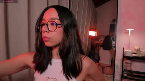 Snapshot of cat_loren chatting on May 2026 02:07:01 AM Loren online show from May 2026 02:07:01 AM