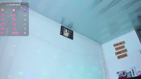 Flor....... online show from February 2025 07:15:02 PM