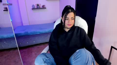Snapshot of catalina_naughtyy chatting on December 2024 11:57:01 PM Catalina online show from December 2024 11:57:01 PM