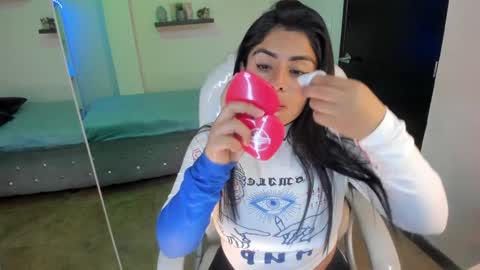 Snapshot of catalina_naughtyy chatting on December 2024 07:17:01 PM Catalina online show from December 2024 07:17:01 PM