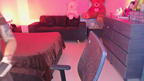 Catalina online show from April 2026 03:53:01 AM