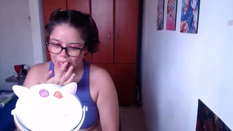 Snapshot of catalinaa_lovee chatting on October 2025 07:01:02 PM catalinaa_lovee online show from October 2025 07:01:02 PM
