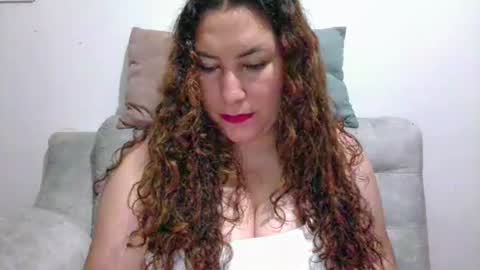 Snapshot of catalinamarpi45 chatting on February 2026 05:00:02 PM cataleya online show from February 2026 05:00:02 PM