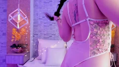 CatalinnaThompson online show from November 2025 11:49:02 AM