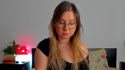 Kat online show from February 2025 10:58:02 AM