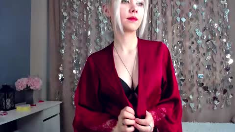 Mia online show from February 2026 11:09:02 AM