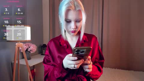 Mia online show from March 2026 11:03:01 AM