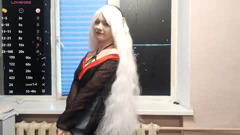 Sophie online show from September 2025 01:05:01 PM