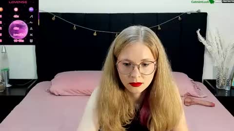 Snapshot of catmintlush chatting on July 2026 11:42:01 PM CatmintLush online show from July 2026 11:42:01 PM