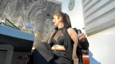 CATT EVANS online show from January 2026 12:14:02 AM