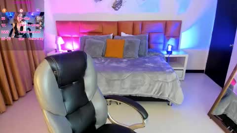 Snapshot of catti_brie_ chatting on October 2025 12:07:02 PM catti_brie_ online show from October 2025 12:07:02 PM