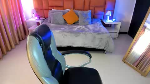 Snapshot of catti_brie_ chatting on November 2025 11:42:01 AM catti_brie_ online show from November 2025 11:42:01 AM