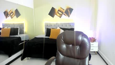 Snapshot of catti_brie_ chatting on November 2025 12:06:01 PM catti_brie_ online show from November 2025 12:06:01 PM