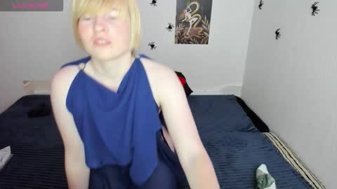 cattie_w_ online show from October 2025 01:28:01 AM