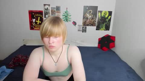 cattie_w_ online show from March 2026 01:16:02 AM