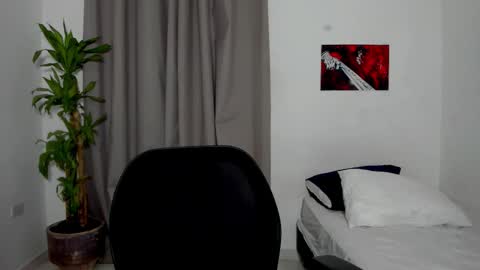 Snapshot of catty_noir1 chatting on February 2026 02:17:02 AM Catty online show from February 2026 02:17:02 AM