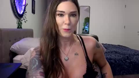 Cayla online show from November 2025 02:10:02 AM