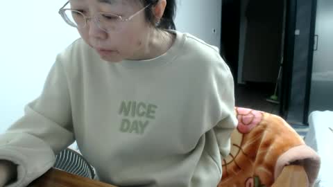 Snapshot of cbz112233 chatting on February 2025 03:01:02 PM ANNYANNY online show from February 2025 03:01:02 PM