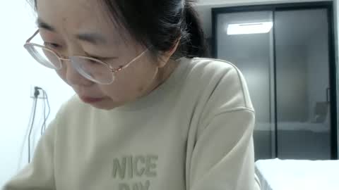 Snapshot of cbz112233 chatting on February 2025 03:25:02 PM ANNYANNY online show from February 2025 03:25:02 PM