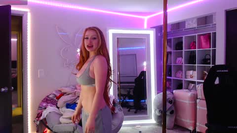 Ccinnamon online show from January 2025 03:00:02 AM