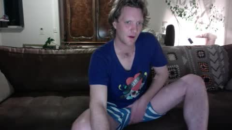 Snapshot of ceezeee chatting on December 2024 01:05:01 AM ceezeee online show from December 2024 01:05:01 AM